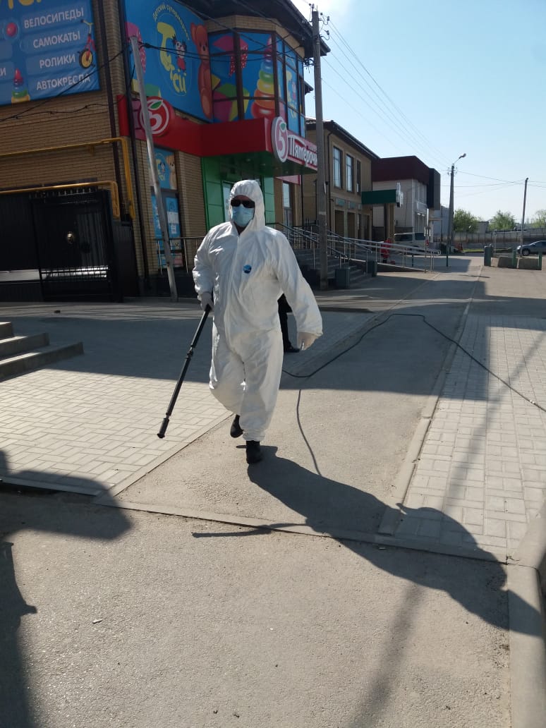 На майские праздники донские спасатели провели дезинфекцию общественных пространств в Миллерово