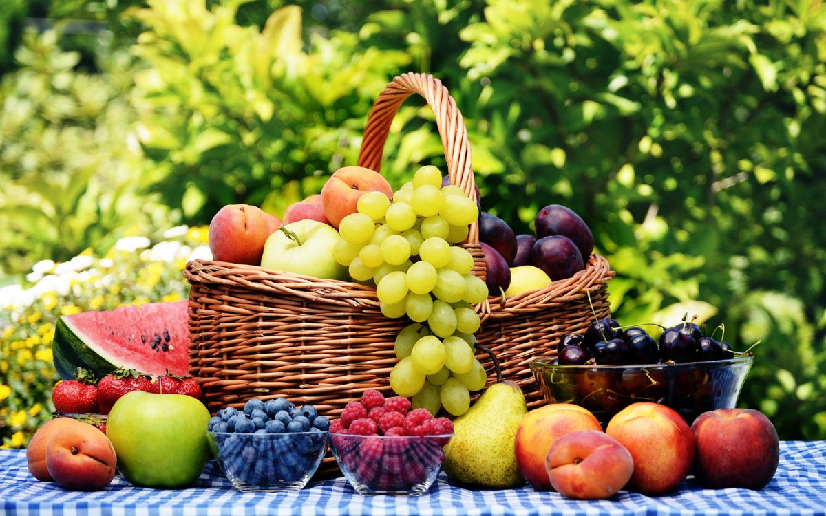 Фрукты и ягоды: советы по выбору и хранению
