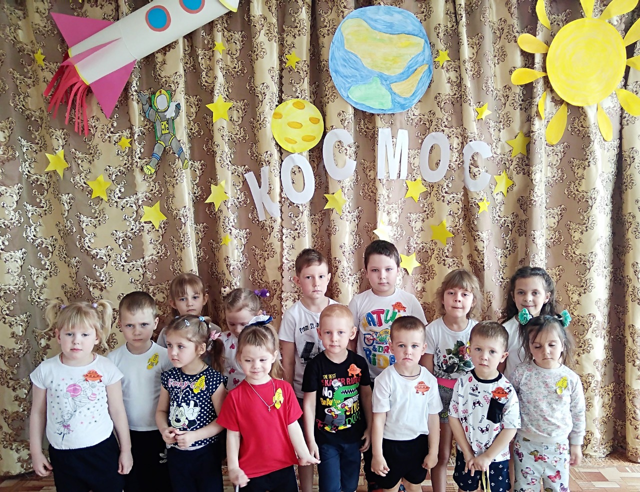 В рамках Года науки в МБДОУ Курский детский сад прошла тематическая неделя, посвященная 60-летию полета Юрия Гагарина в космос.