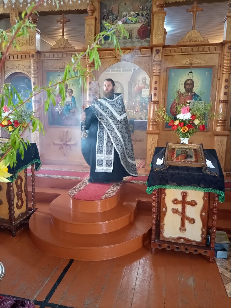 Расписание богослужений на май в Свято-Пантелеимоновском храме г. Миллерово